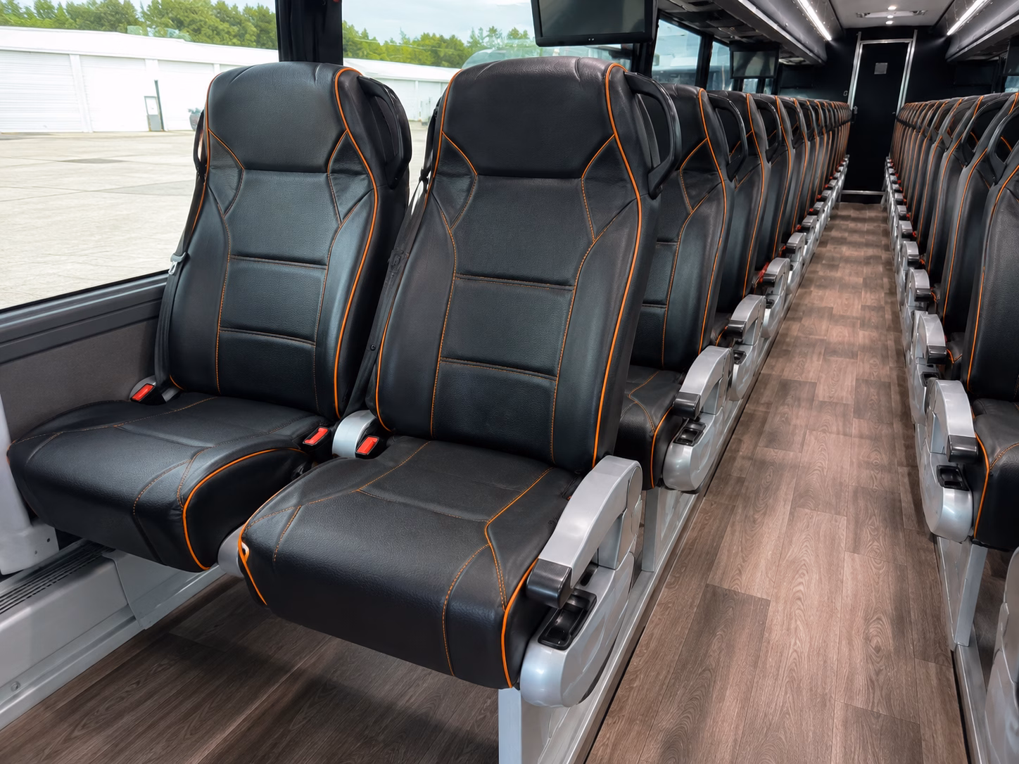 buses to colorado rockies and avalanche games in denver
