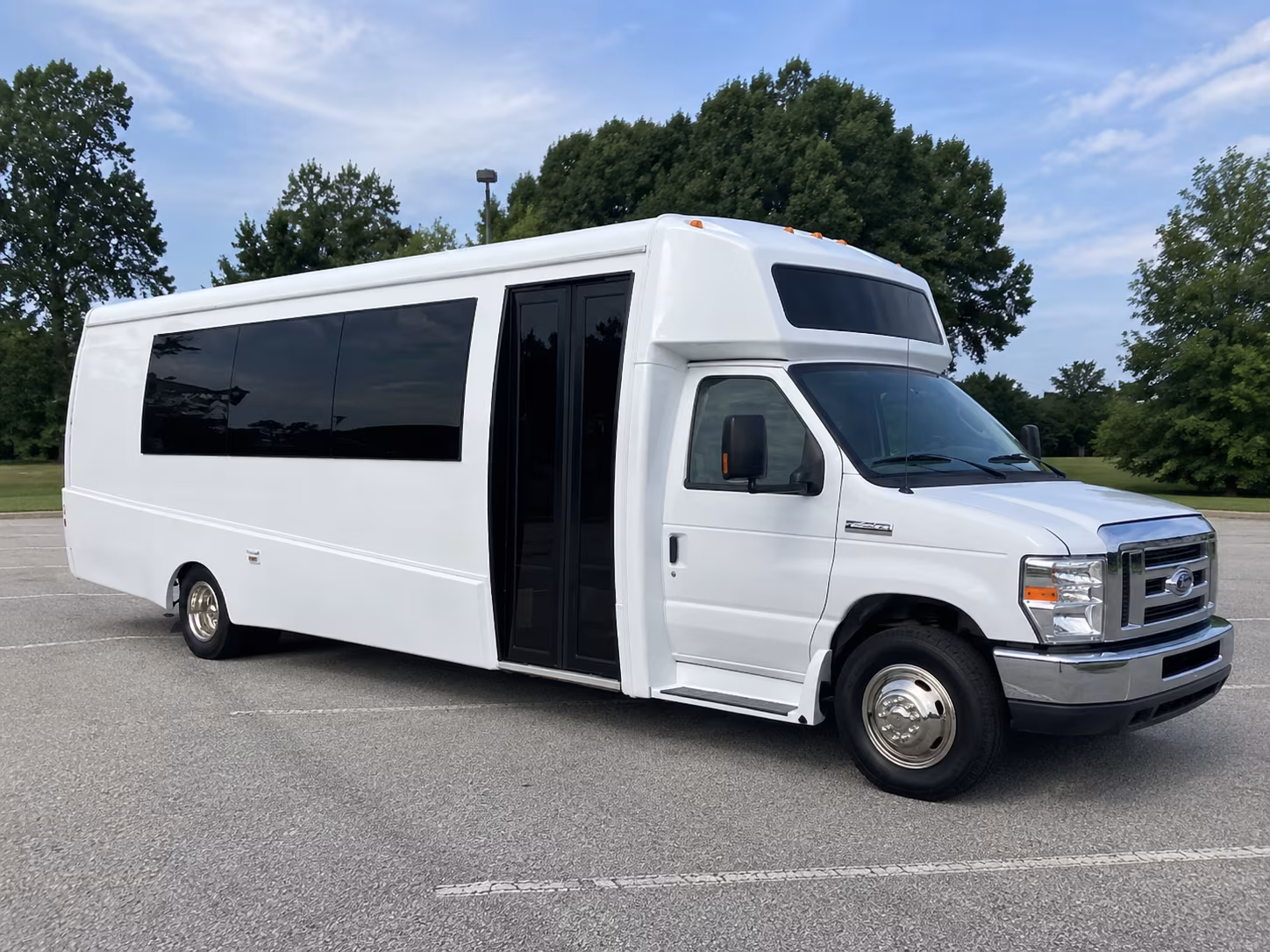 longmont 18 passenger party bus